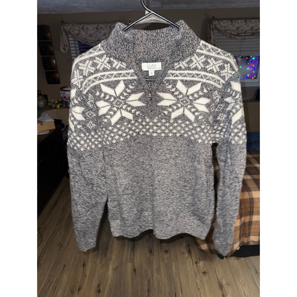 Men’s Croft & Barrow Quarter Zip Sweater Winter Design Size Medium